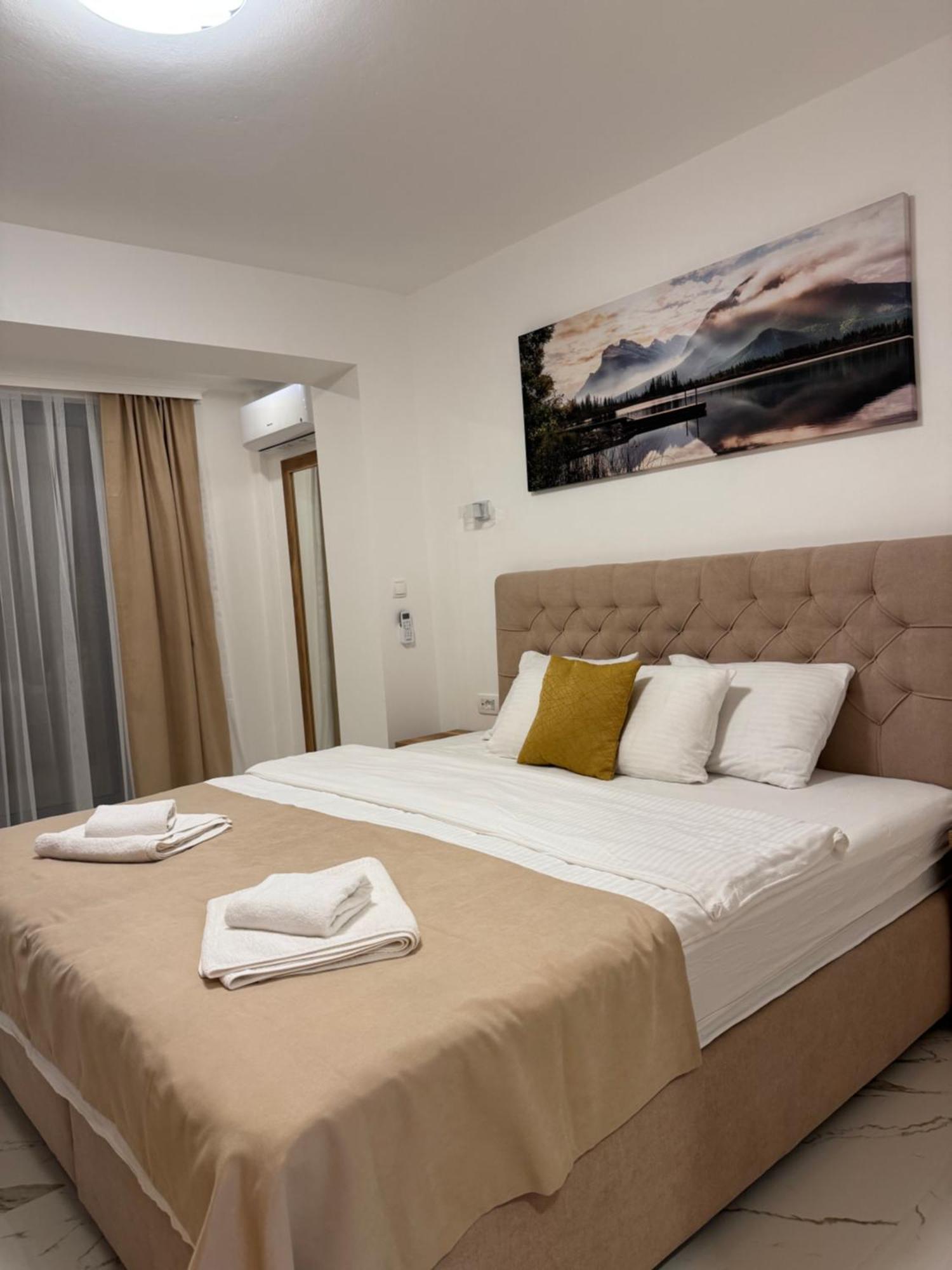 Hotel Freiburg Ulcinj Exterior photo